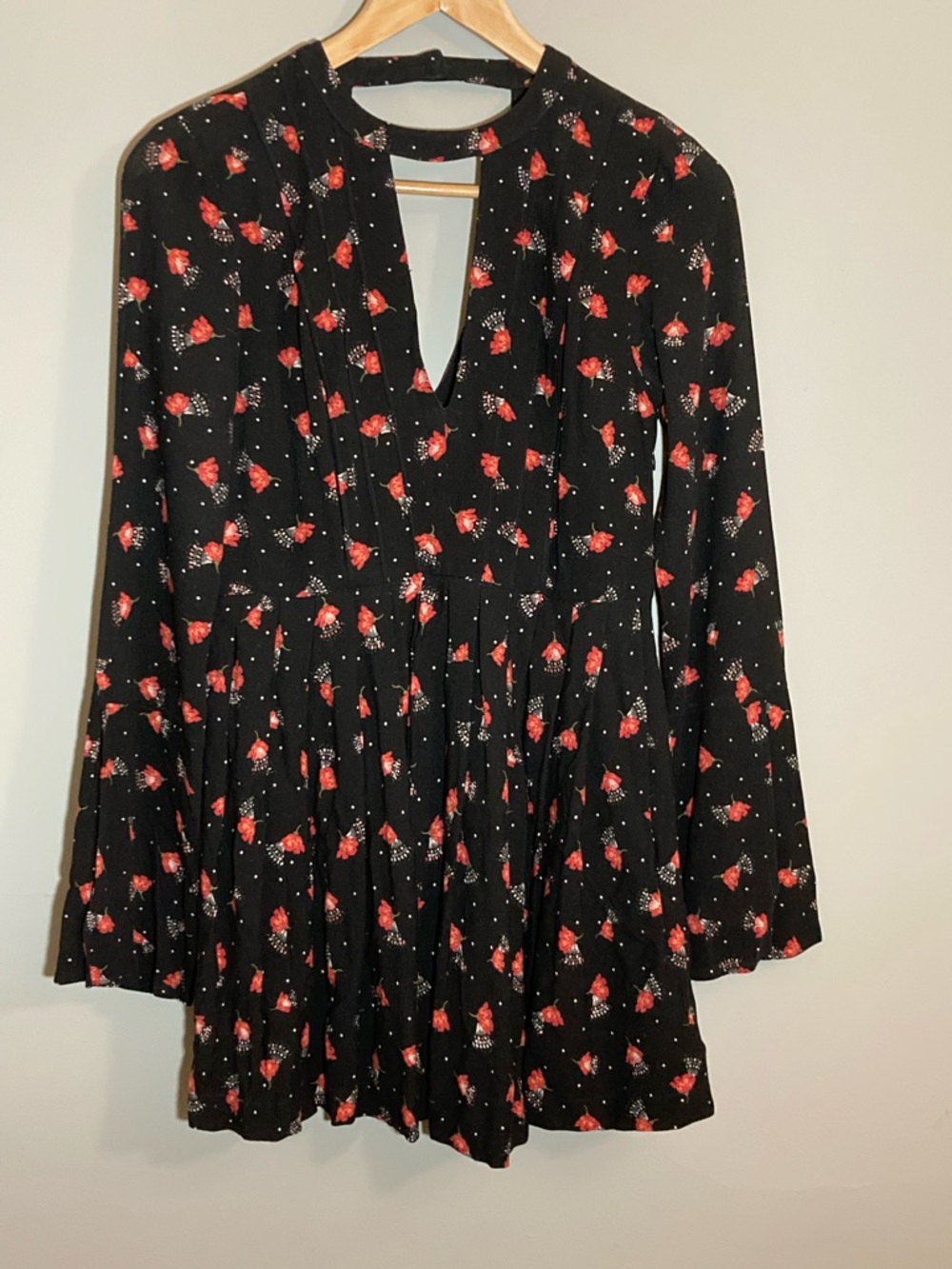 Free People Tegan Black Mini Dress Red Floral Print Pleated Long Sleeve Sz 0